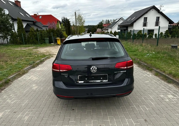 Volkswagen Passat cena 46900 przebieg: 287517, rok produkcji 2014 z Pieniężno małe 79